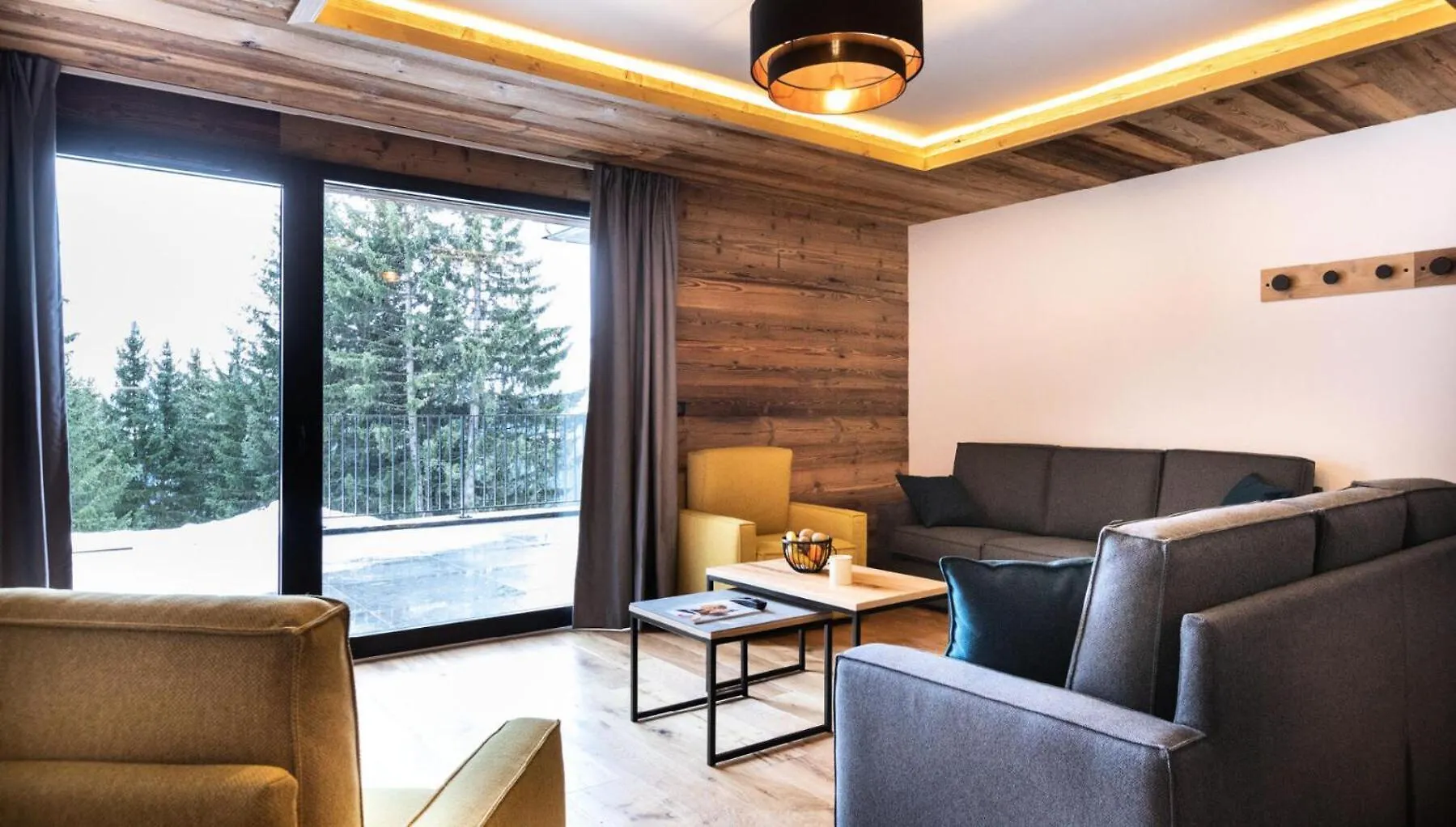 Residence Oree Du Bois - Appartement N°1 L\'Oree Du Bois Mae-9681 contacts